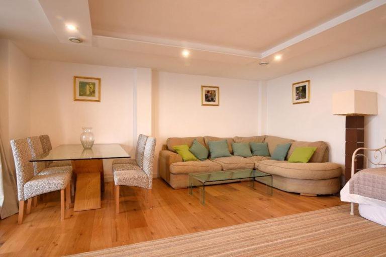 Largigi Offering Two Amazing Panoramic Sea Front Apartments Lyme Regis Exterior foto